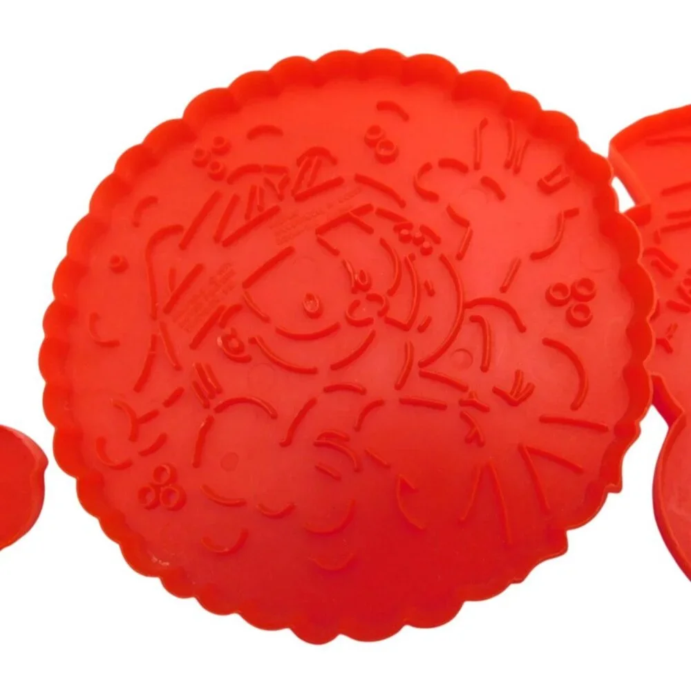 4 Garfield the Cat Christmas Cookie Cutters Lot 1970s Vintage Red Plastic Wilton